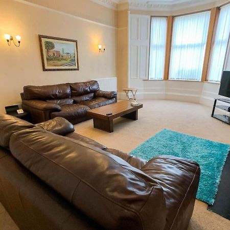 Large Glasgow South Family Home - Free Parking Extérieur photo