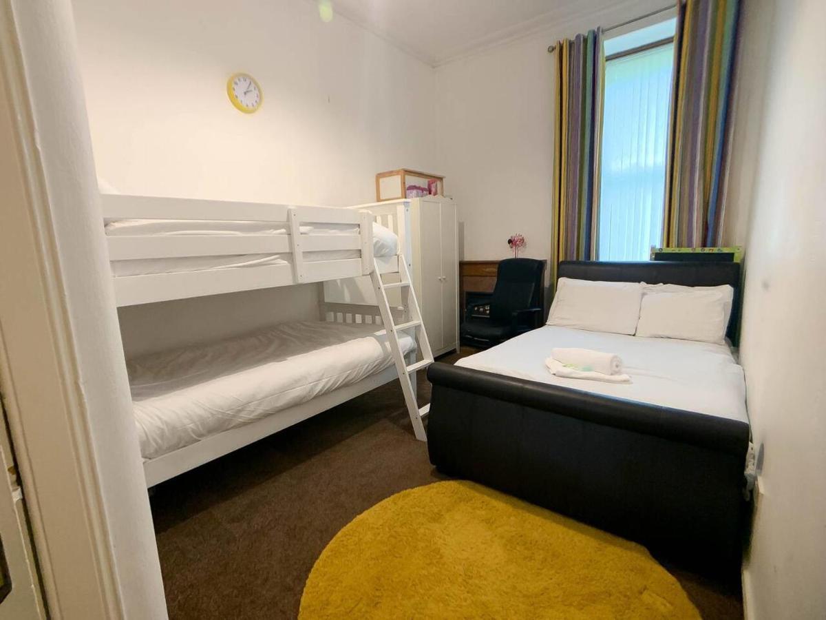 Large Glasgow South Family Home - Free Parking Extérieur photo